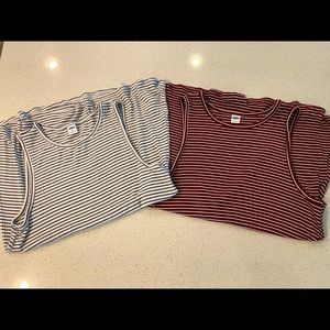 Lot of 2 Old Navy loose rib-knit tanks—like new!